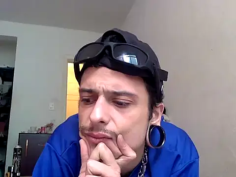 chrisalmeid  online show from 2, 11, 2025