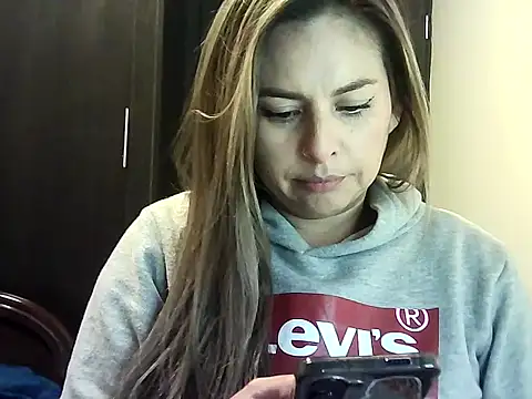 Valery  Rouse  online show from 17, 1, 2026