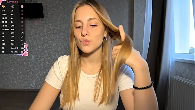 DreamyOlivia online show from 29, 9, 2025