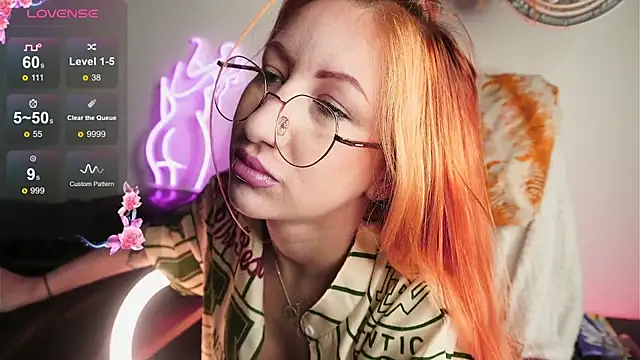 DaddysLittleSlutfox online show from 10, 9, 2025