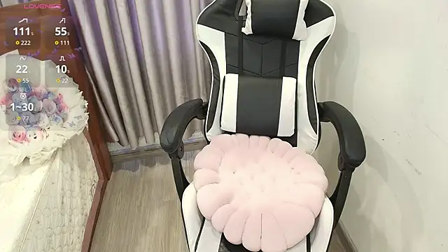 Snapshot of Bae_Gigii chatting on 28, 11, 2025 Bae Gigii online show from 28, 11, 2025