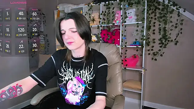 Lynn Martin online show from 28, 11, 2025