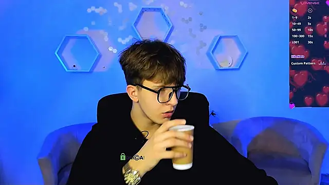 travis wolf  online show from 1, 12, 2025