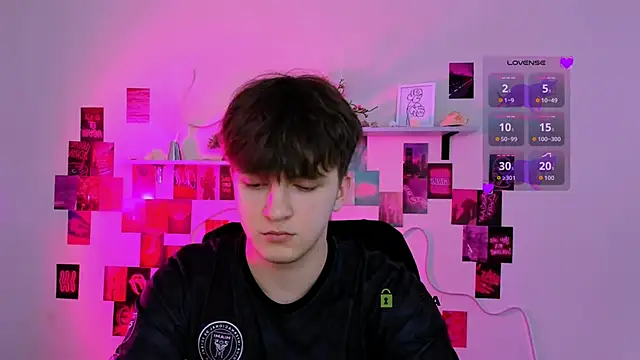 travis wolf  online show from 31, 3, 2026