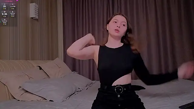 Snapshot of Ruminelle chatting on 15, 11, 2025 Ruminelle online show from 15, 11, 2025