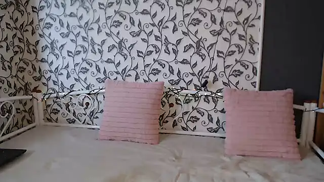 AmoraLuv online show from 11, 2, 2026