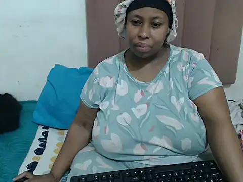 Chubby Queenx255 online show from 15, 10, 2025