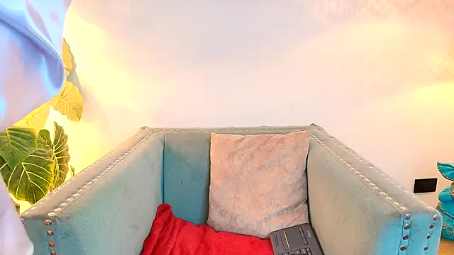 Snapshot of Sweet_1Angel chatting on 11, 10, 2025 Sweet 1Angel online show from 11, 10, 2025