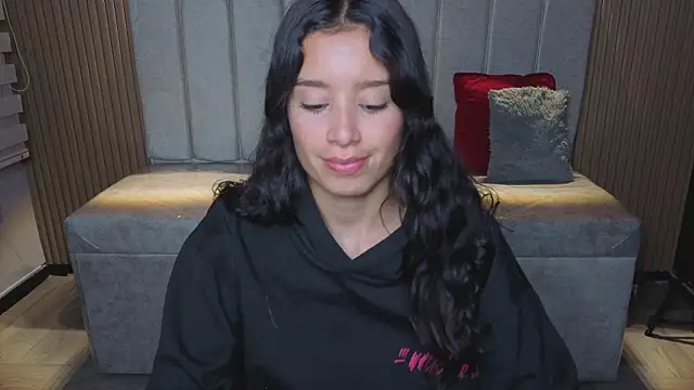 Snapshot of _Mia_Evans_1 chatting on 7, 2, 2026 Mia Evans 1 online show from 7, 2, 2026