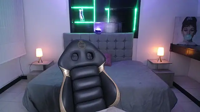  Mia Evans 1 online show from 14, 4, 2026