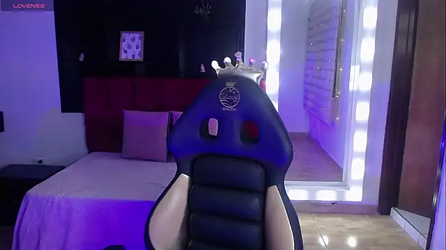  Charlotte Collins  online show from 18, 9, 2025