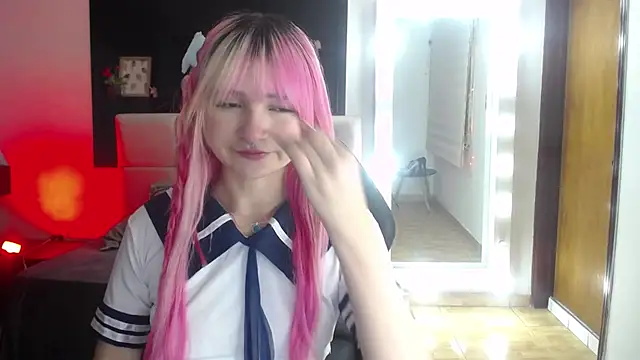 Snapshot of _Charlotte_Collins_ chatting on 8, 7, 2026 Charlotte Collins online show from 8, 7, 2026