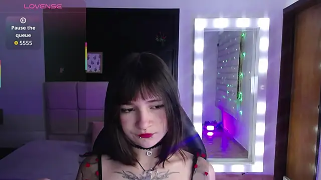  Charlotte Collins  online show from 21, 10, 2025