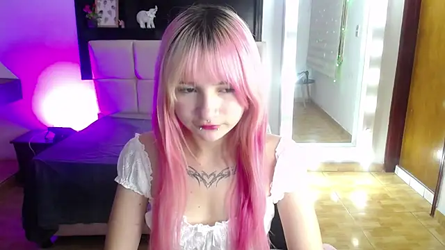 Snapshot of _Charlotte_Collins_ chatting on 23, 6, 2026 Charlotte Collins online show from 23, 6, 2026