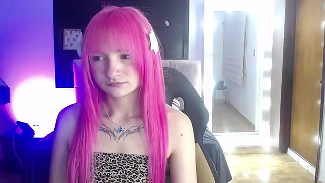Snapshot of _Charlotte_Collins_ chatting on 17, 7, 2026 Charlotte Collins online show from 17, 7, 2026