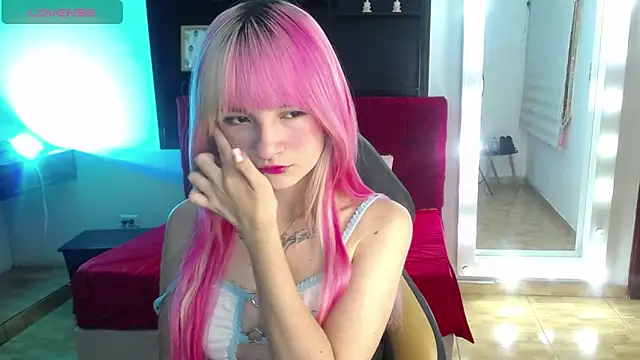 Snapshot of _Charlotte_Collins_ chatting on 1, 6, 2026 Charlotte Collins online show from 1, 6, 2026