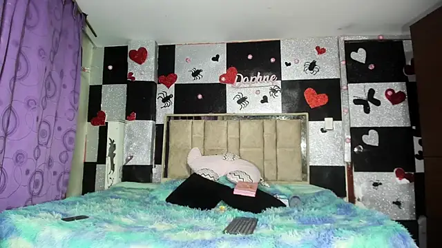 Snapshot of sophiaydaphne chatting on 2, 12, 2025 sophiaydaphne online show from 2, 12, 2025