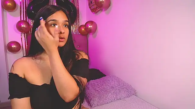 mae nathan  online show from 20, 11, 2025