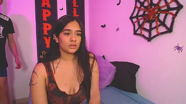 mae nathan  online show from 21, 10, 2025