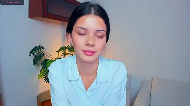 JoCauterucci online show from 7, 10, 2025