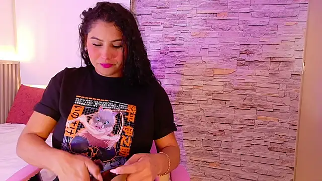 Snapshot of liz_monserrat_1 chatting on 11, 10, 2025 liz monserrat 1 online show from 11, 10, 2025