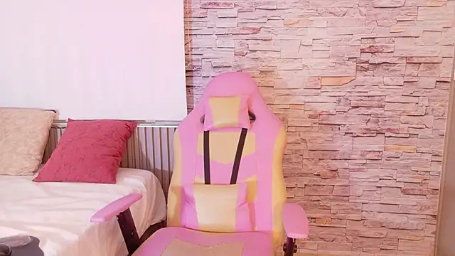 liz monserrat 1 online show from 15, 1, 2026