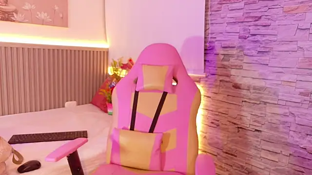 Snapshot of liz_monserrat_1 chatting on 20, 9, 2025 liz monserrat 1 online show from 20, 9, 2025