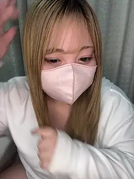 Chua-chan online show from 3, 11, 2025