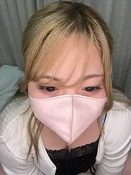 Chua-chan online show from 4, 10, 2025