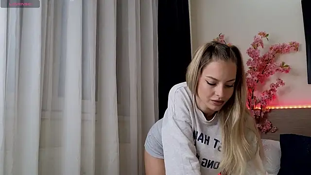 anexblondie online show from 9, 11, 2025