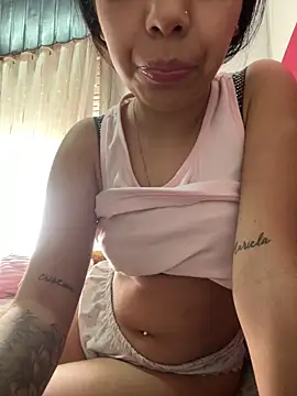 Snapshot of lulizoee chatting on 12, 9, 2025 lulizoee online show from 12, 9, 2025