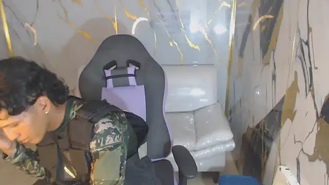 bull cam online show from 13, 10, 2025