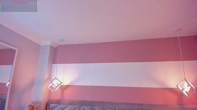 Mia Valentine  online show from 11, 11, 2025