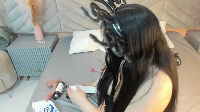 Mia Valentine  online show from 24, 10, 2025