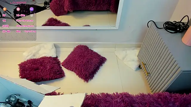 Mia Valentine  online show from 13, 2, 2026