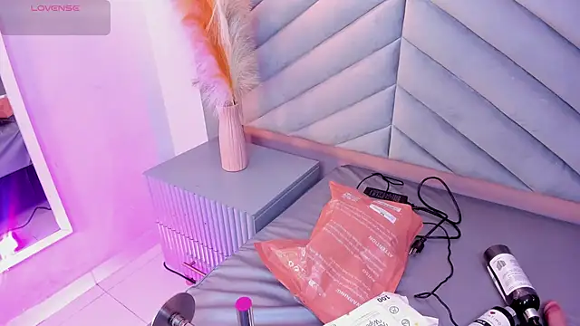 Mia Valentine  online show from 16, 11, 2025