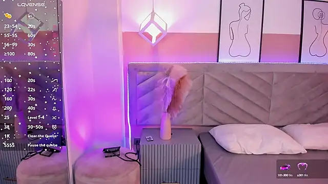 Mia Valentine  online show from 4, 10, 2025