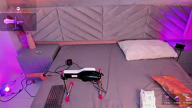 Mia Valentine  online show from 30, 10, 2025