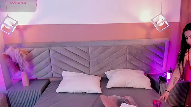 Mia Valentine  online show from 28, 10, 2025