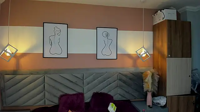 Mia Valentine  online show from 1, 12, 2025