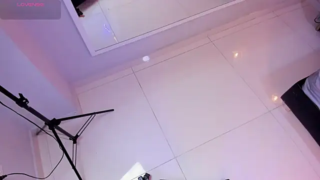 Mia Valentine  online show from 10, 11, 2025