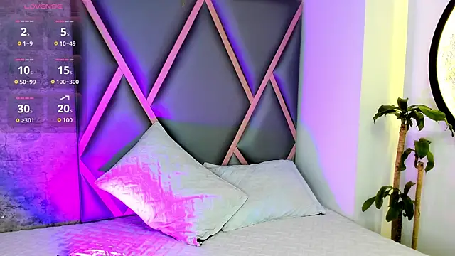 Snapshot of Miaa_Rosse chatting on 11, 11, 2025 Miaa Rosse online show from 11, 11, 2025