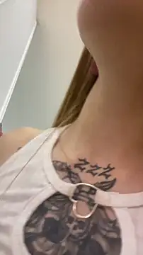 PrettyAshley  online show from 28, 10, 2025