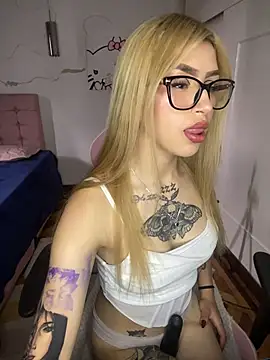 PrettyAshley  online show from 2, 6, 2026