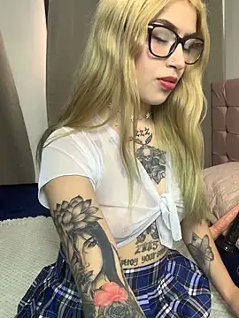 Snapshot of PrettyAshley_ chatting on 21, 6, 2026 PrettyAshley online show from 21, 6, 2026