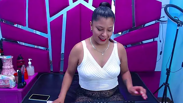 Carolina Suarez  online show from 29, 11, 2025