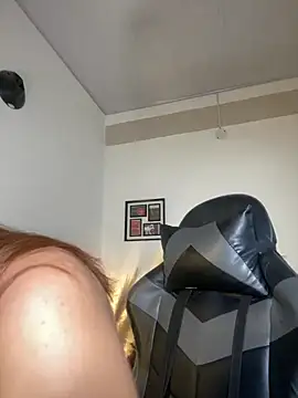 Snapshot of RedVelvet_Dream chatting on 14, 11, 2025 RedVelvet Dream online show from 14, 11, 2025