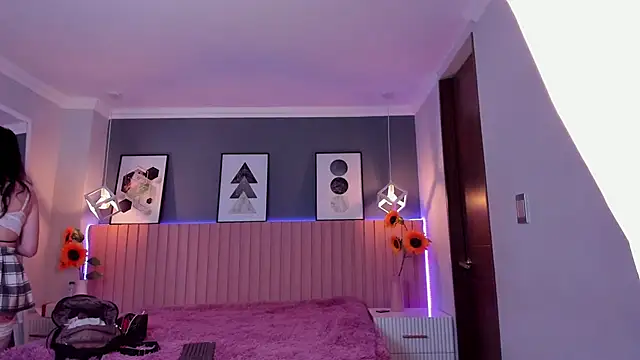 Nina Ford online show from 30, 10, 2025