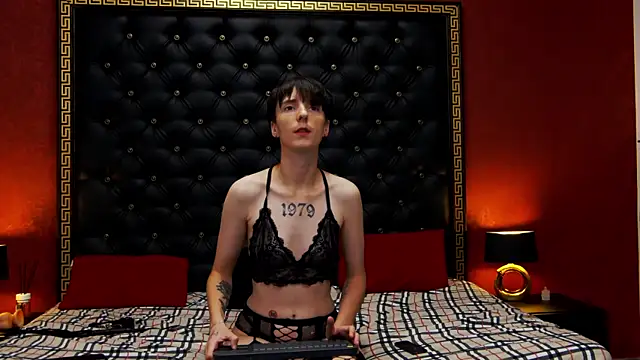 Luna Devil  online show from 10, 9, 2025