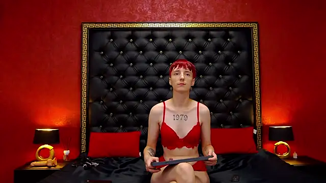 Luna Devil  online show from 18, 9, 2025